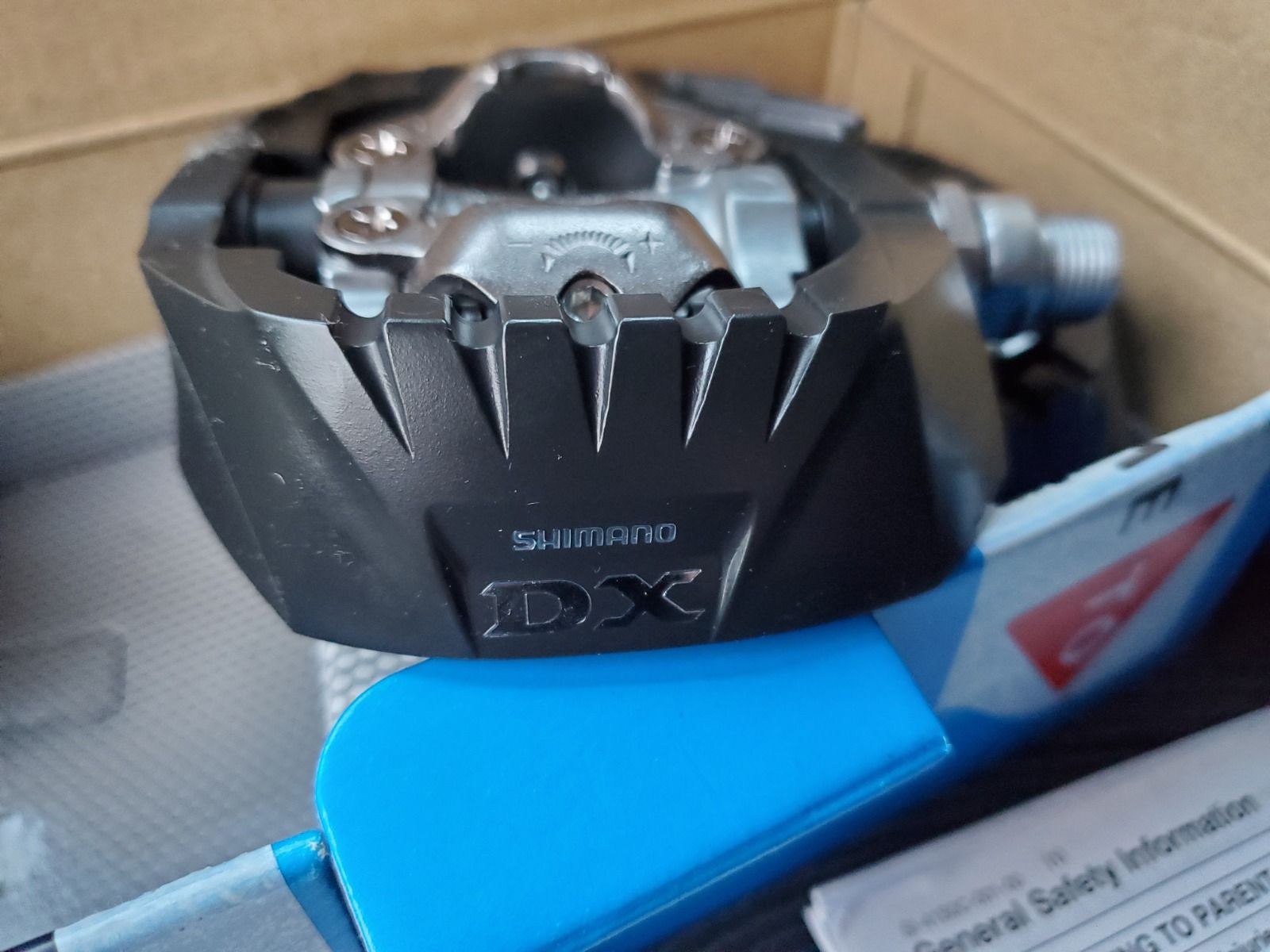 Топовые контактные педали Shimano PD-M647 SPD Pedal.
