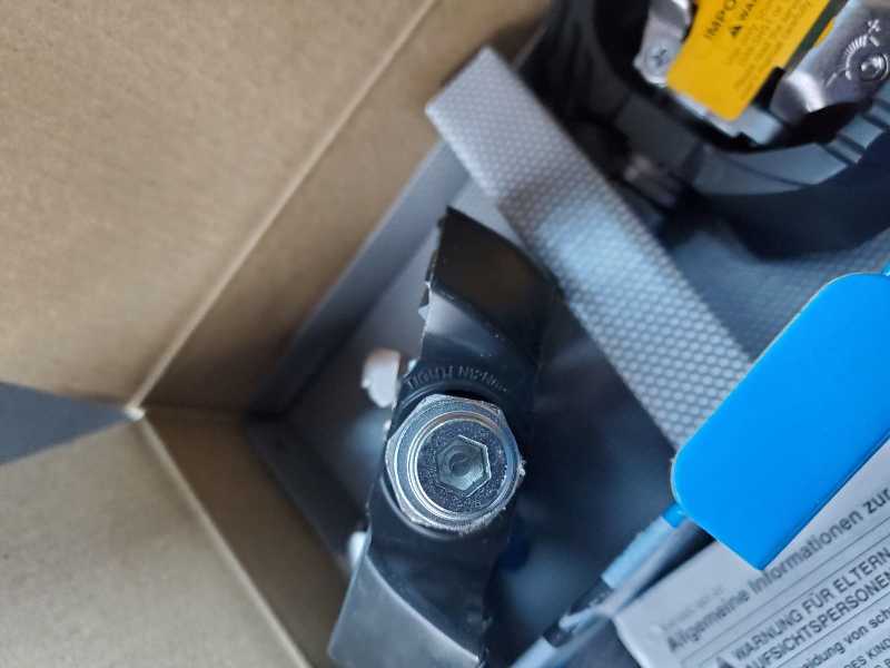 Топовые контактные педали Shimano PD-M647 SPD Pedal.