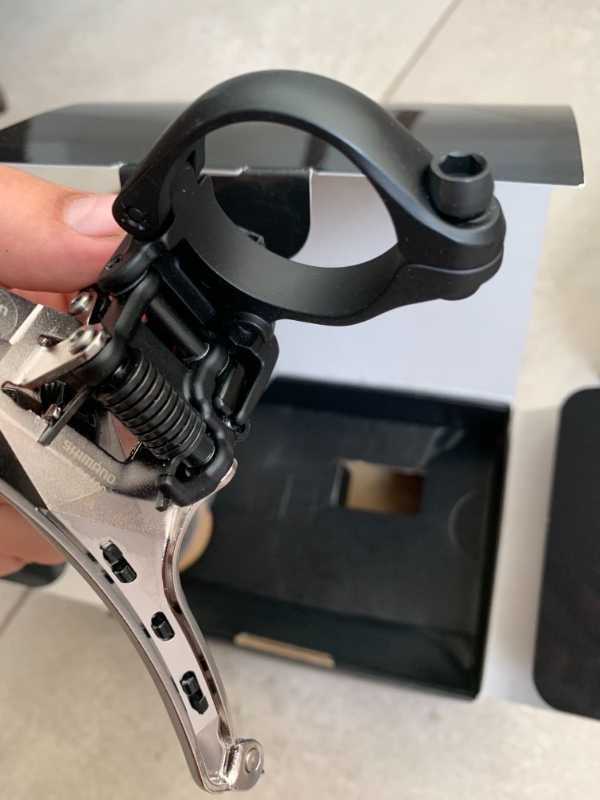 Передний переключатель Dura-ace FD-R9100-B (L)