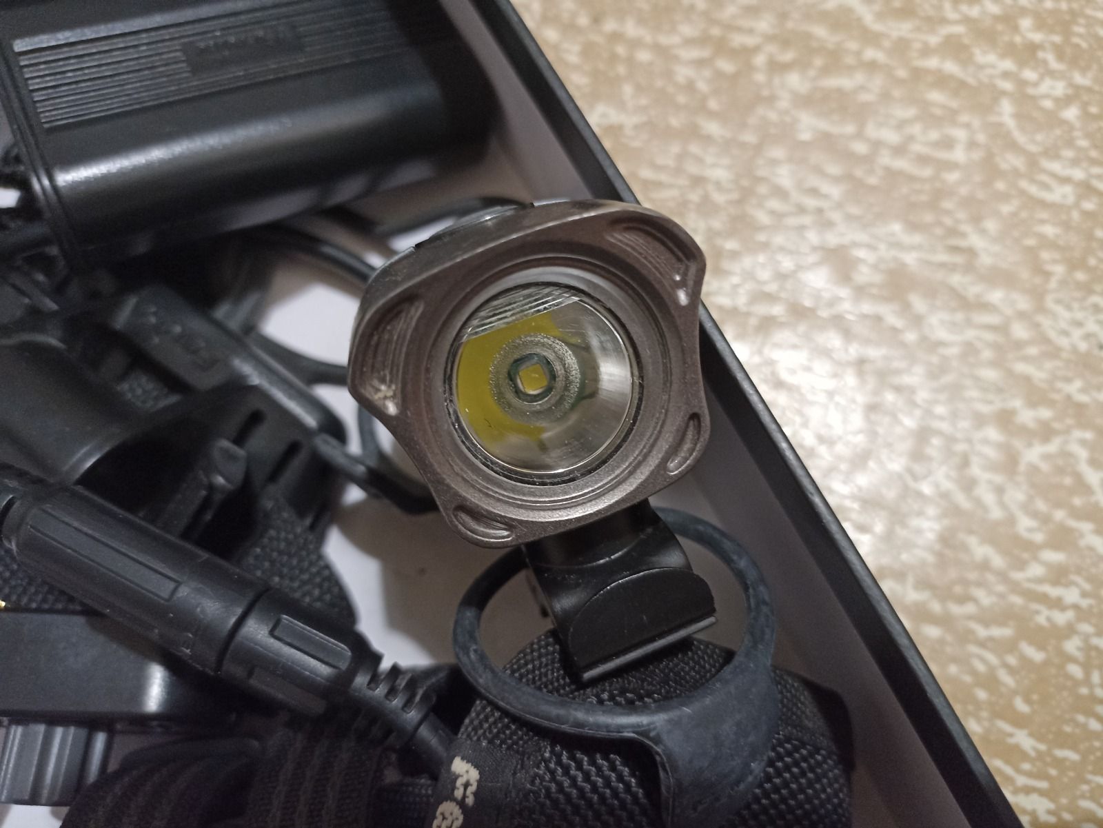 Fenix BT-20 (BT20) - велофара, полный комплект, отл.состояние без аккумов. минск рб - почта - европочта