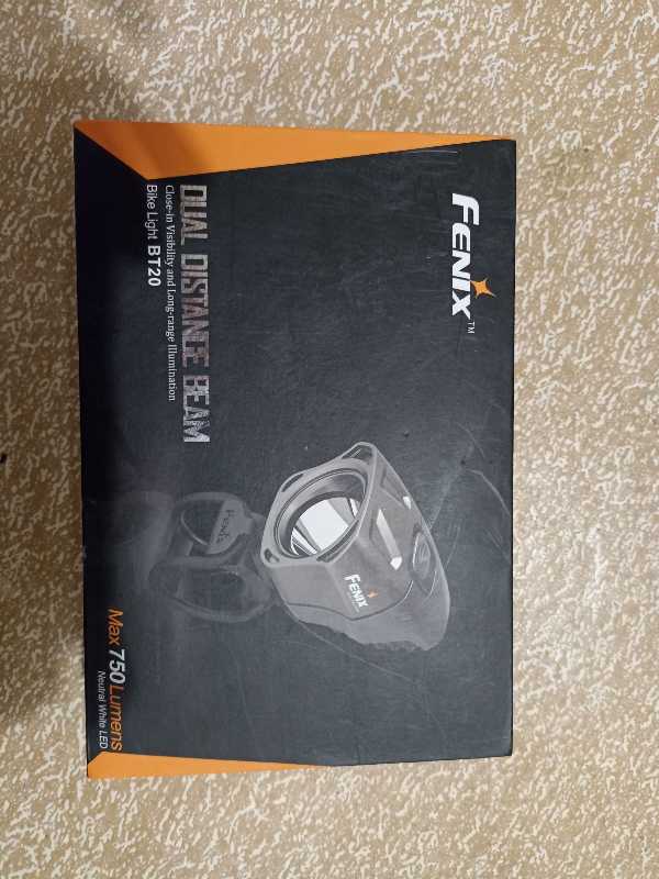 Fenix BT-20 (BT20) - велофара, полный комплект, отл.состояние без аккумов. минск рб - почта - европочта