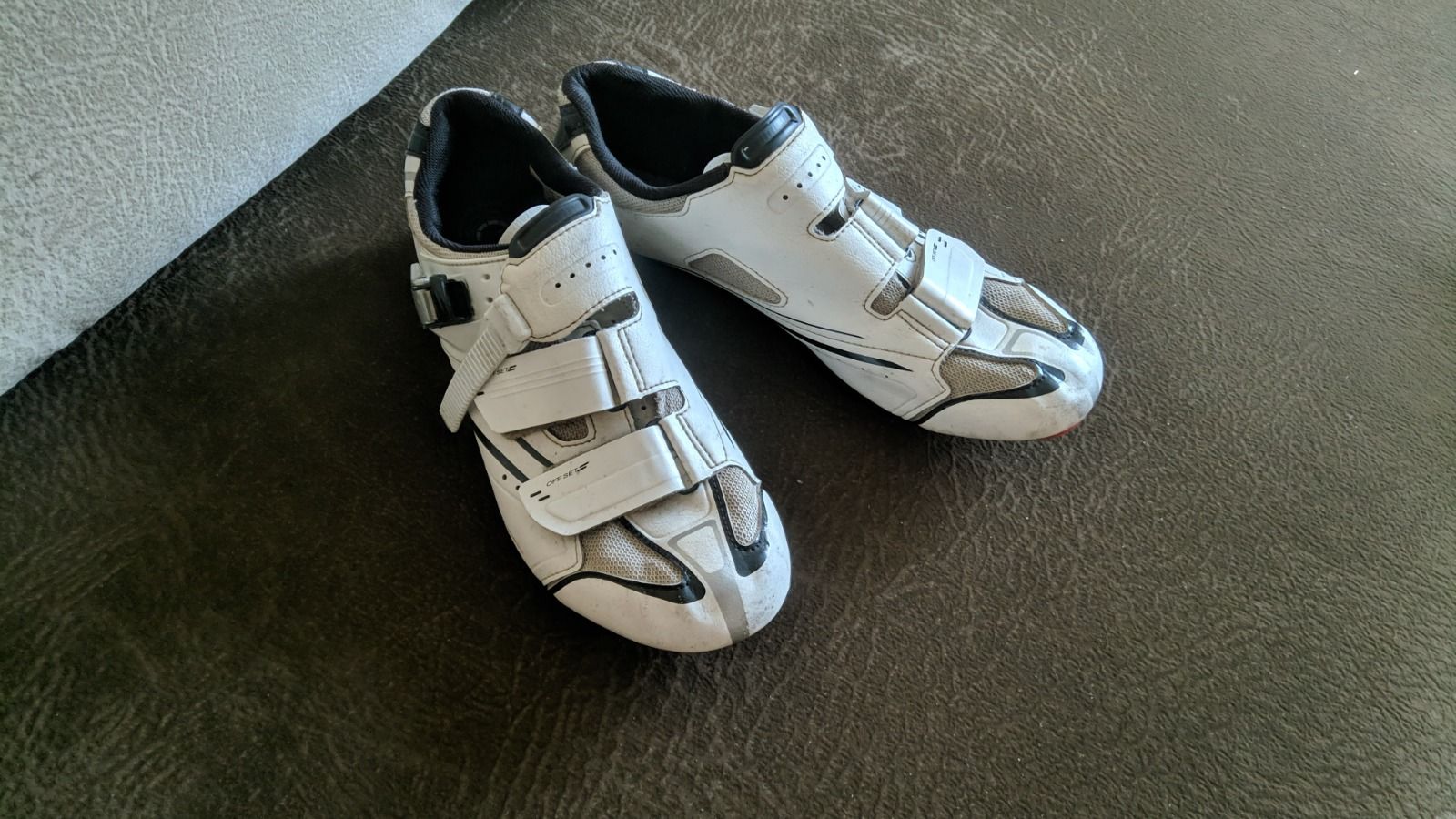 Шоссейные велотуфли Shimano R088 SPD-SL