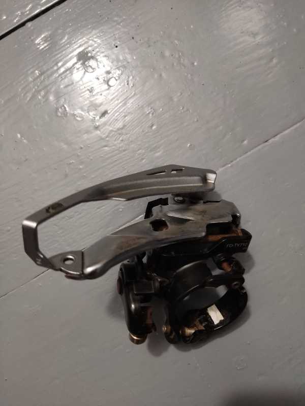 Передний переключатель Shimano Torney FD-TY710