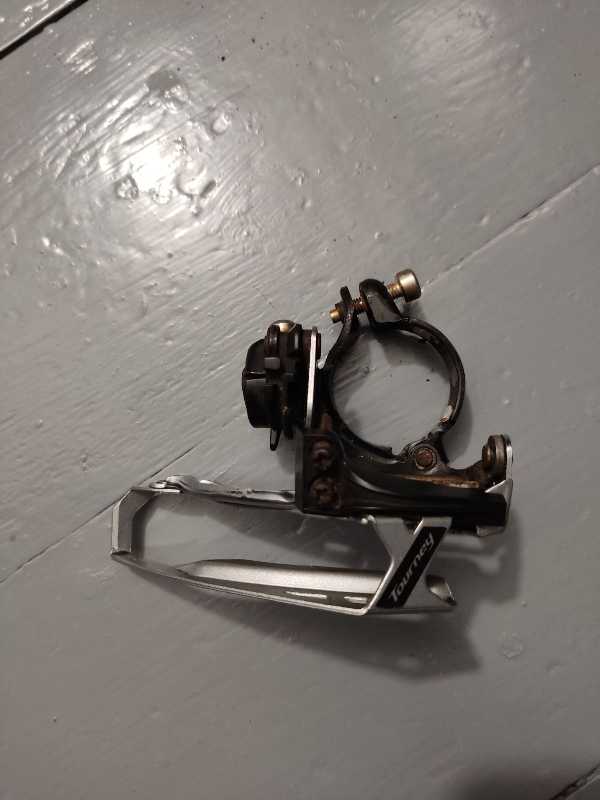 Передний переключатель Shimano Torney FD-TY710