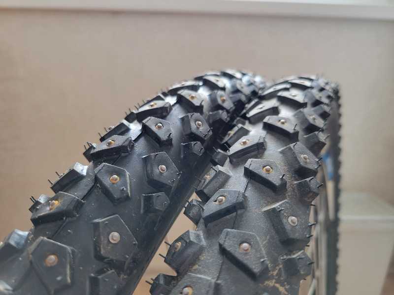 Покрышка зимняя Continental Spike Claw 240 26x2.1