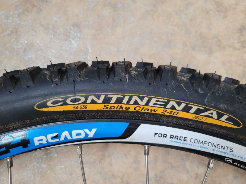 Покрышка зимняя Continental Spike Claw 240 26x2.1