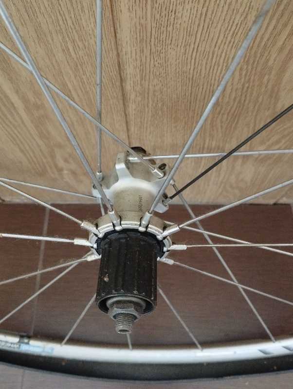 Колесо заднее шоссе Shimano WH-R550