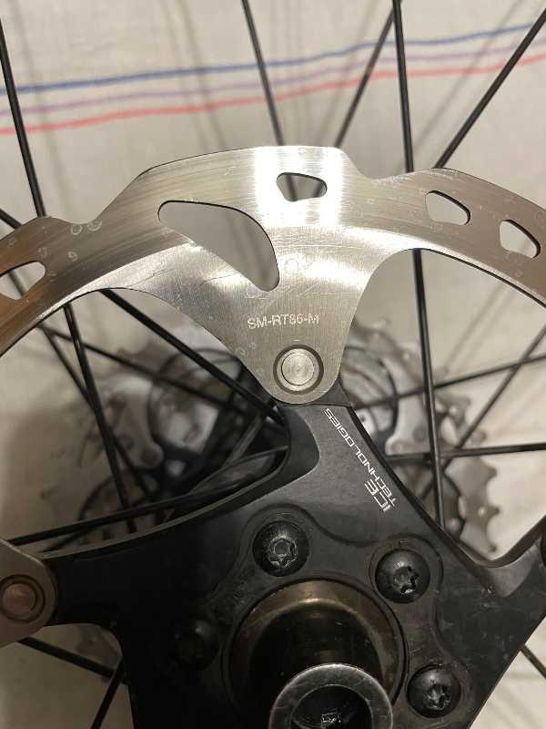 Тормозной диск Shimano XT SM-RT86-M (180мм)