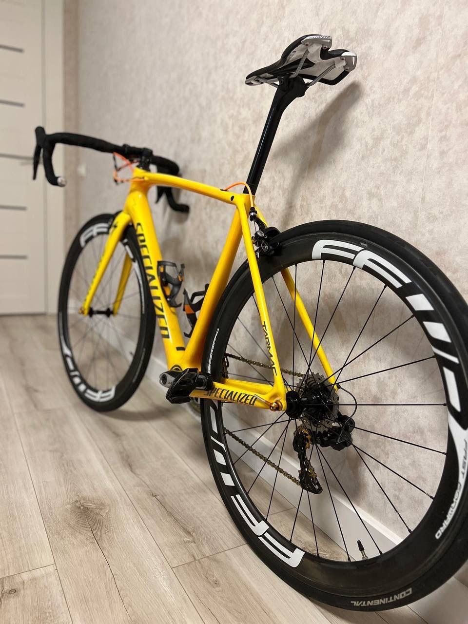 Шоссейный велосипед specialized