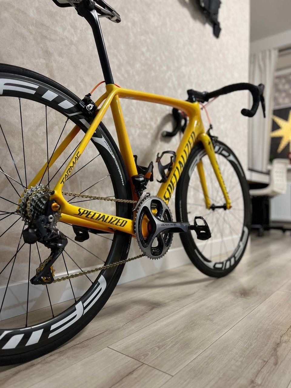 Шоссейный велосипед specialized