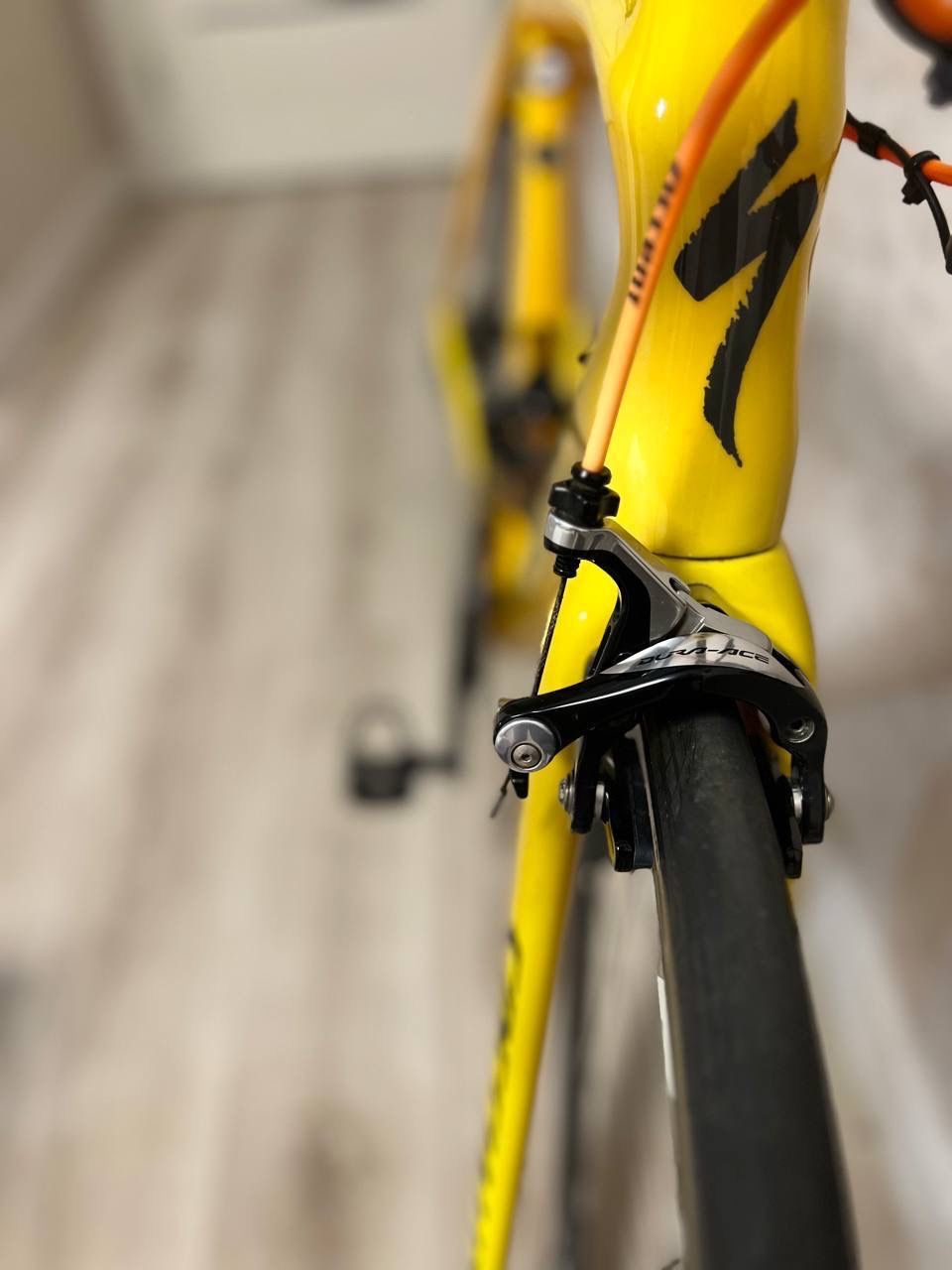 Шоссейный велосипед specialized