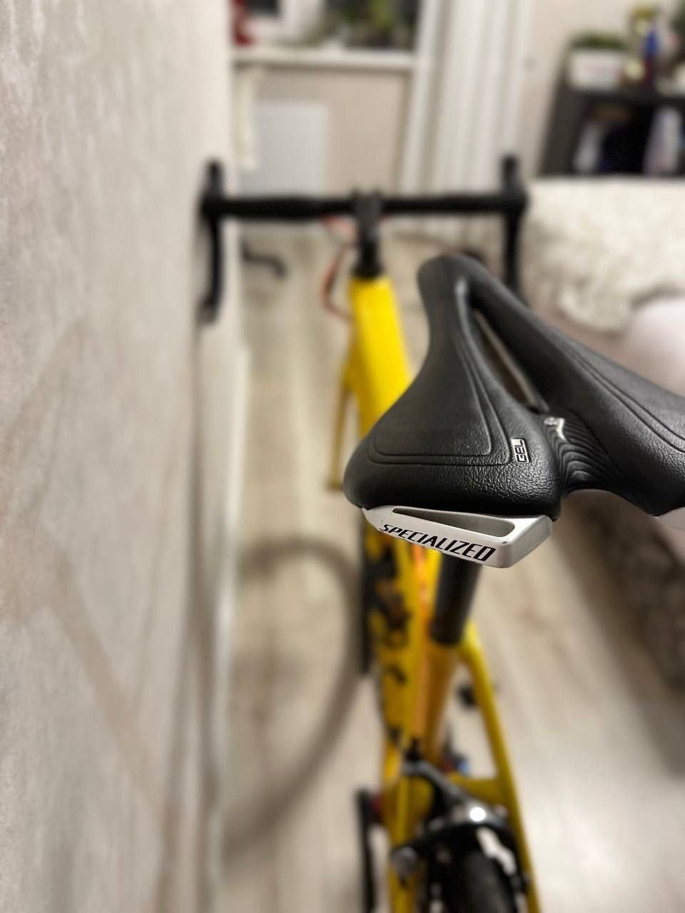 Шоссейный велосипед specialized