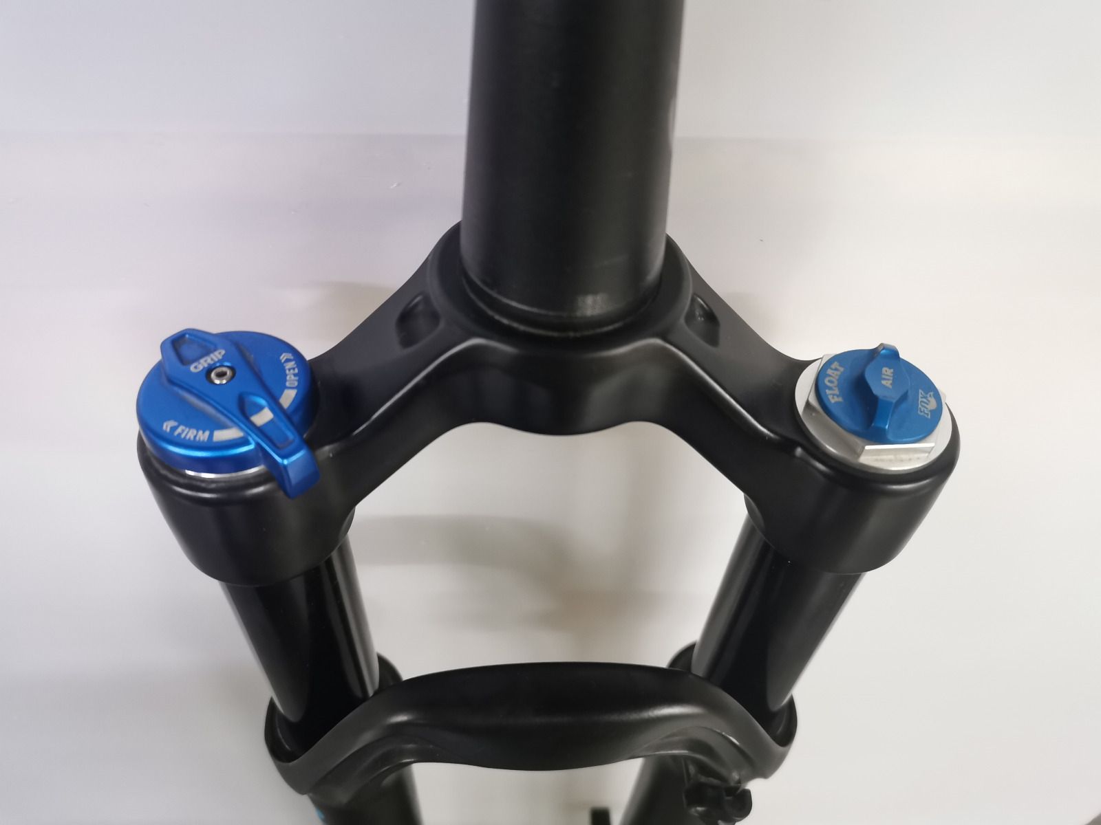 Вилка FOX 32 Performance Fit Grip 29