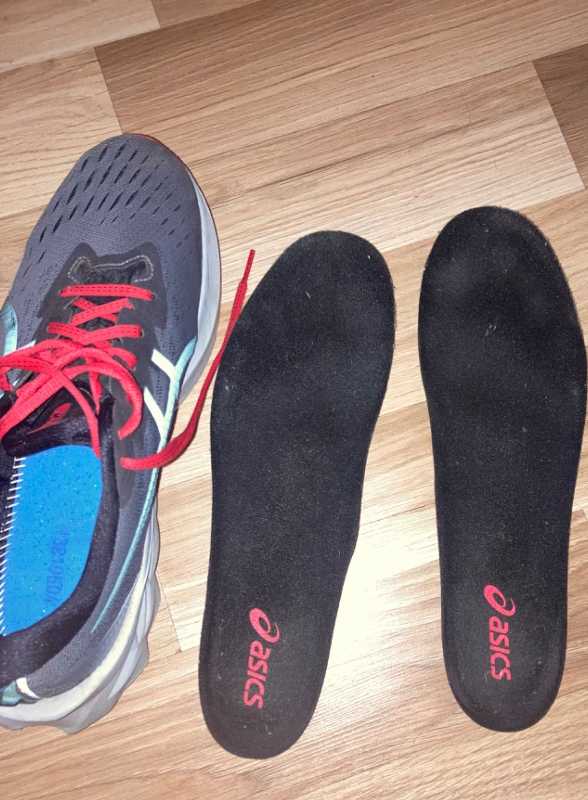ASICS novablast 2