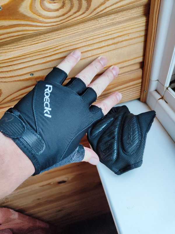Перчатки Roeckl