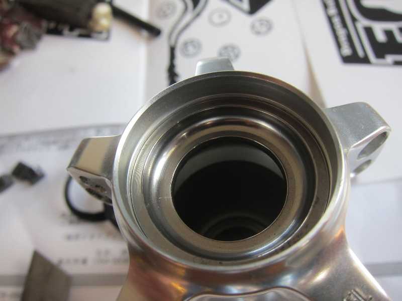 Задняя втулка Shimano Ultegra