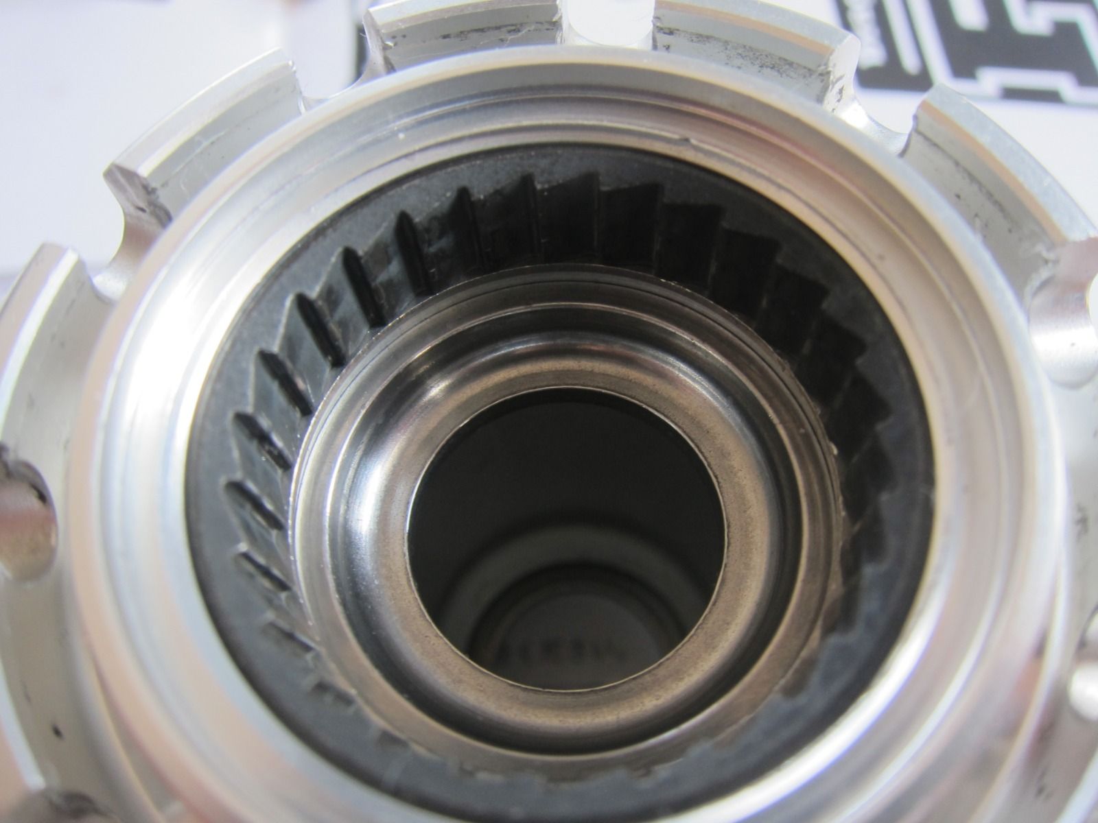 Задняя втулка Shimano Ultegra