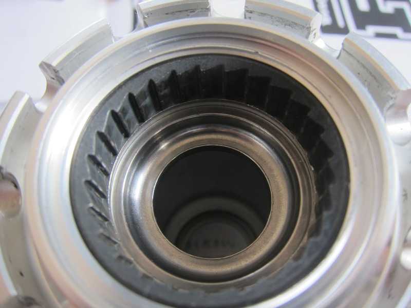Задняя втулка Shimano Ultegra