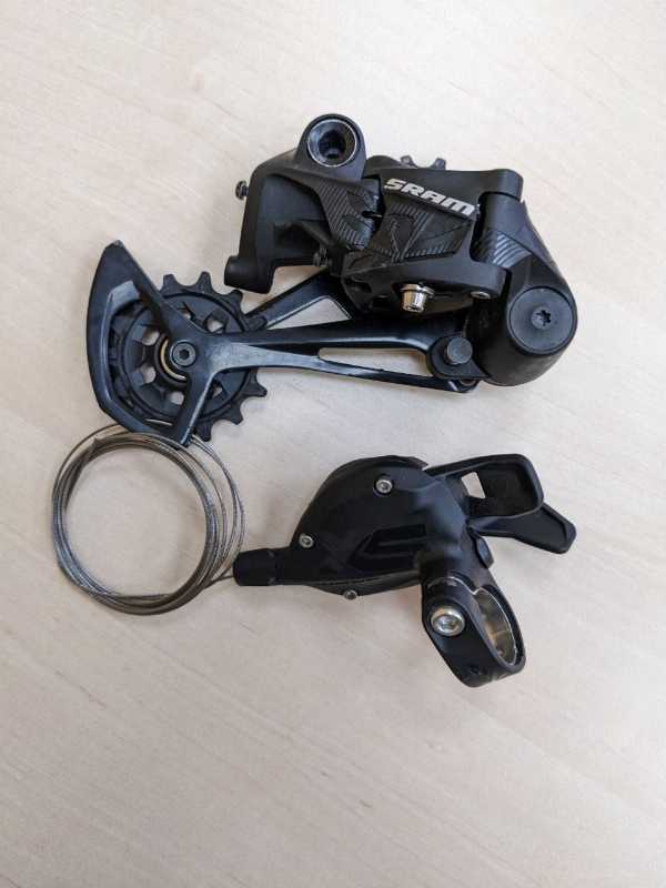 Задний переключатель с манеткой SRAM SX Eagle 12s