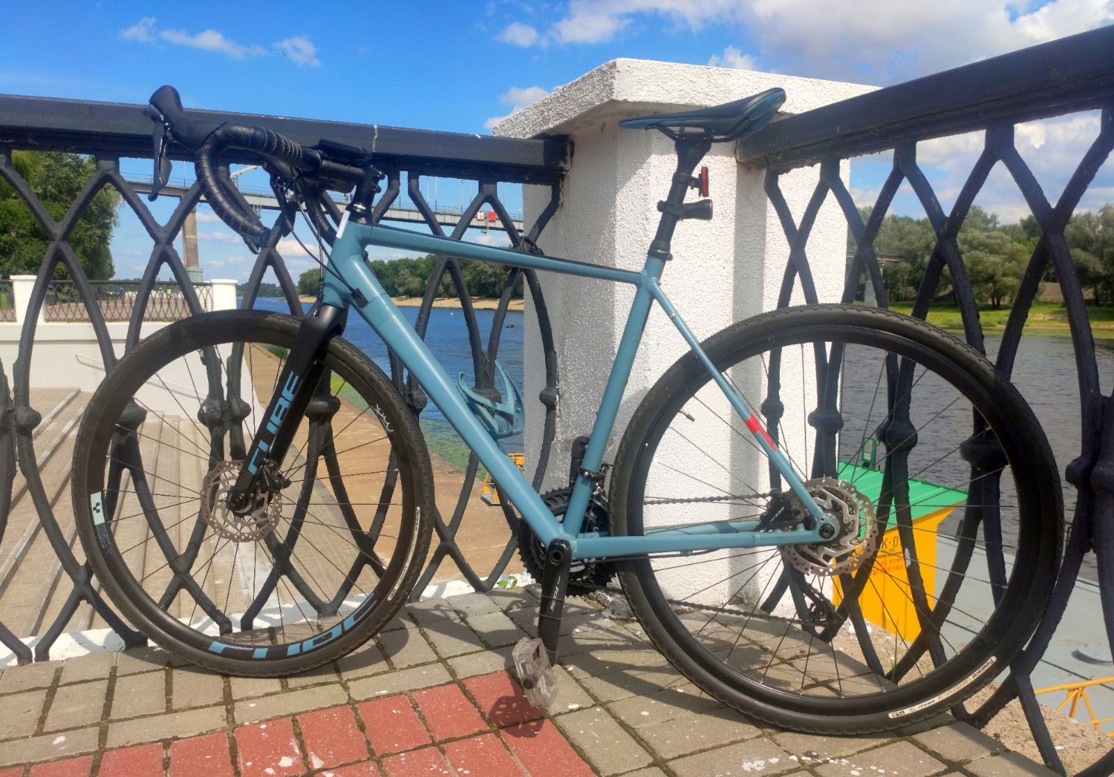 Велосипед гравел CUBE Nuroad RACE