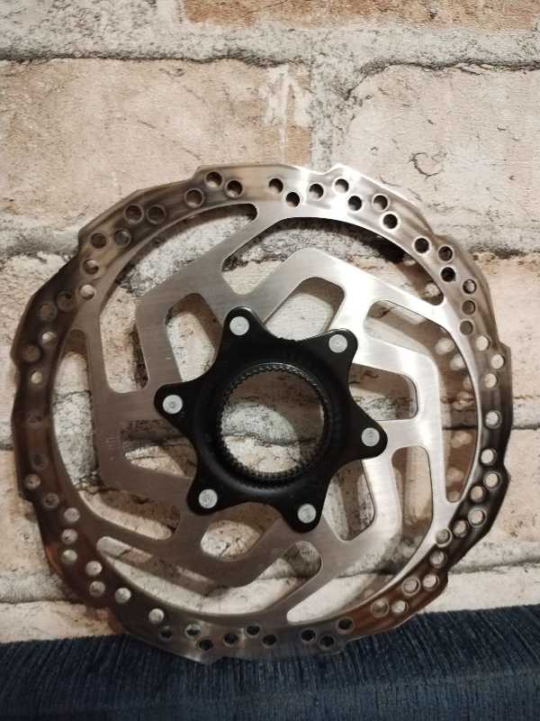 Ротор shimano, 180mm, под center lock
