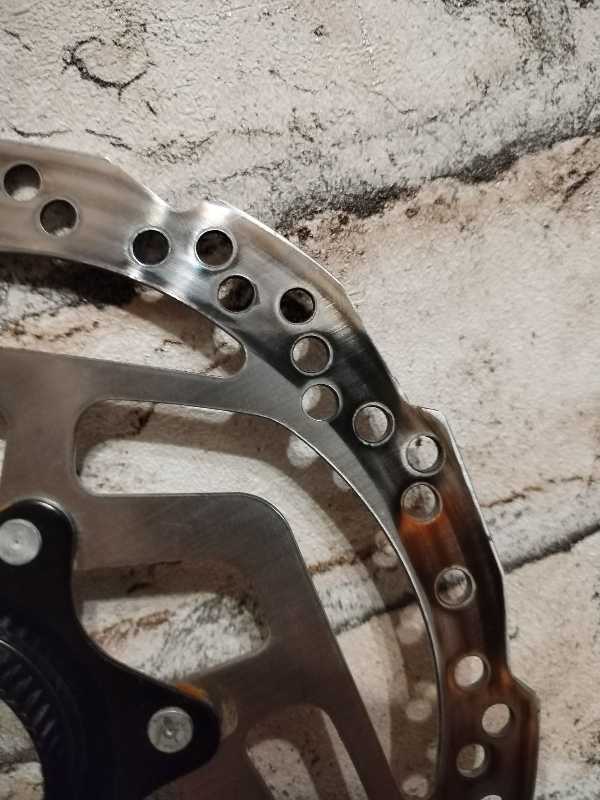 Ротор shimano, 180mm, под center lock