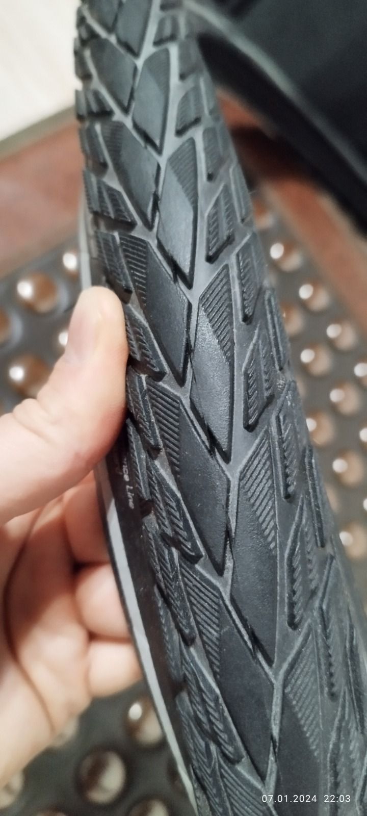 Schwalbe plus tour 622(700)-47 28(29)-1.75