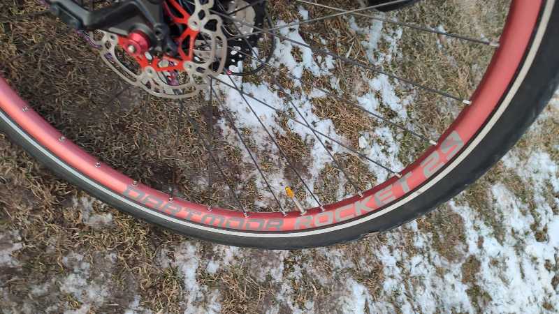 Schwalbe plus tour 622(700)-47 28(29)-1.75