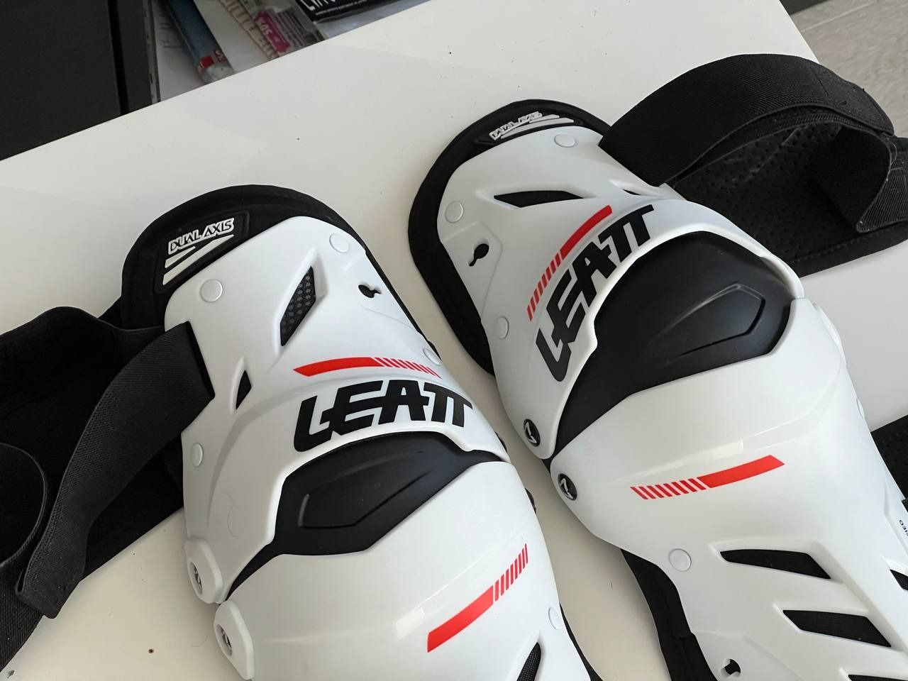 Наколенники Leatt Dual Axis Knee & Shin Guard,