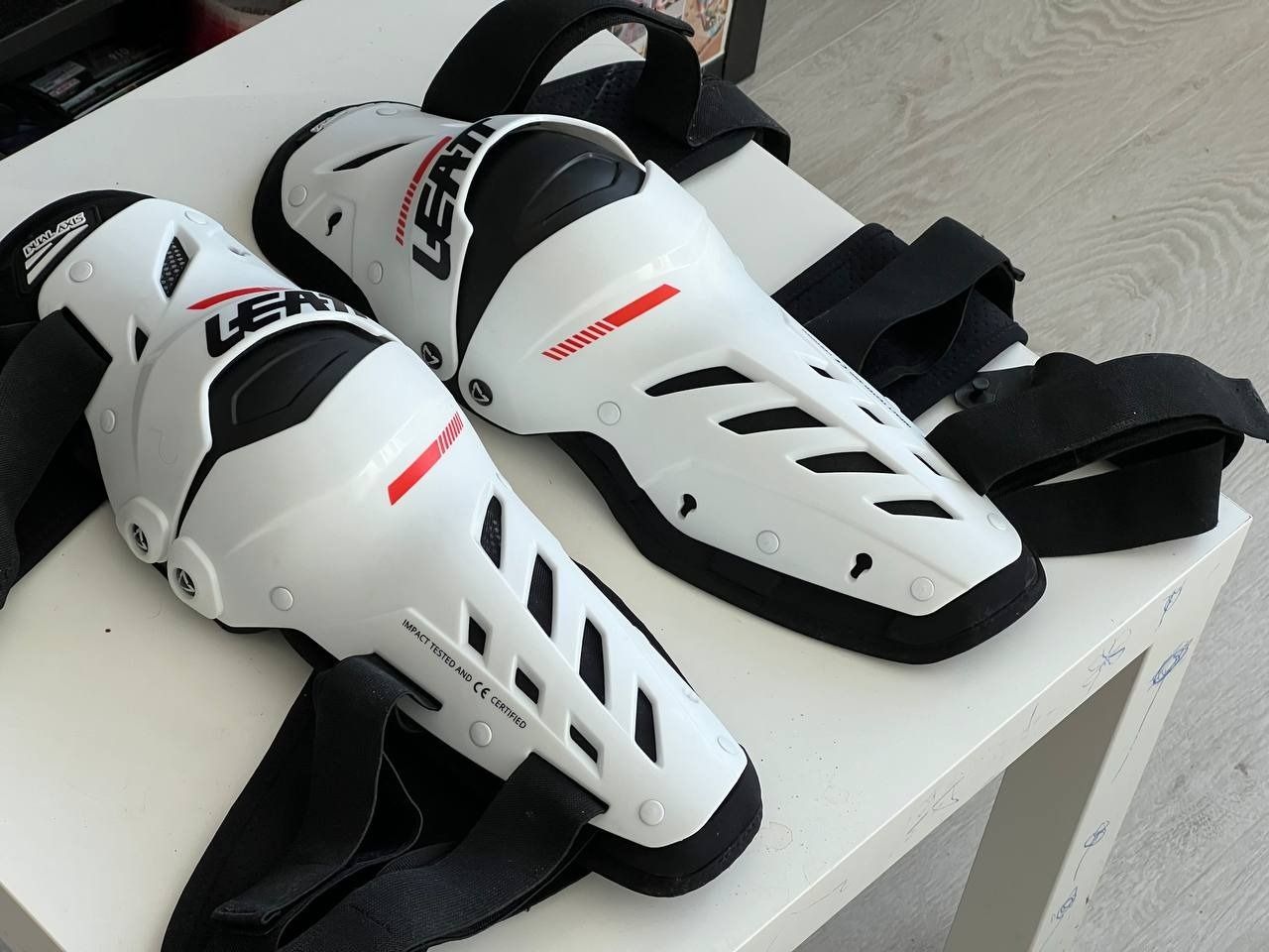 Наколенники Leatt Dual Axis Knee & Shin Guard,