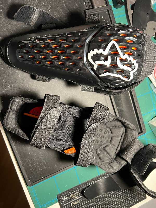 Налокотники Fox Titan Pro D3O Elbow Guard