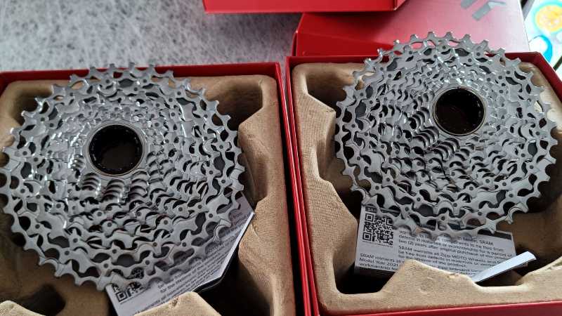 Кассеты 12 скоростей sram rival 10-36. Новые. Цена указана за штуку. Не подошли, так как ёмкость заднего переключателя до 33.
