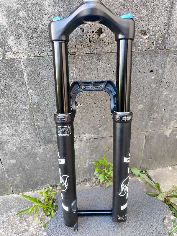 вилку Fox 34 RHYTHM 27.5 GRIP