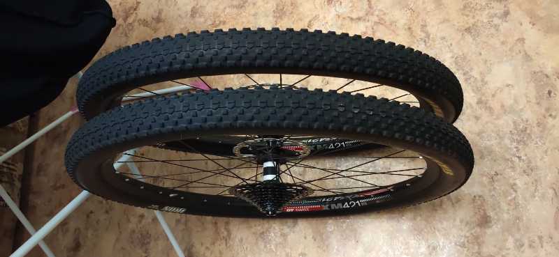 Maxxis Ikon 29x2.20