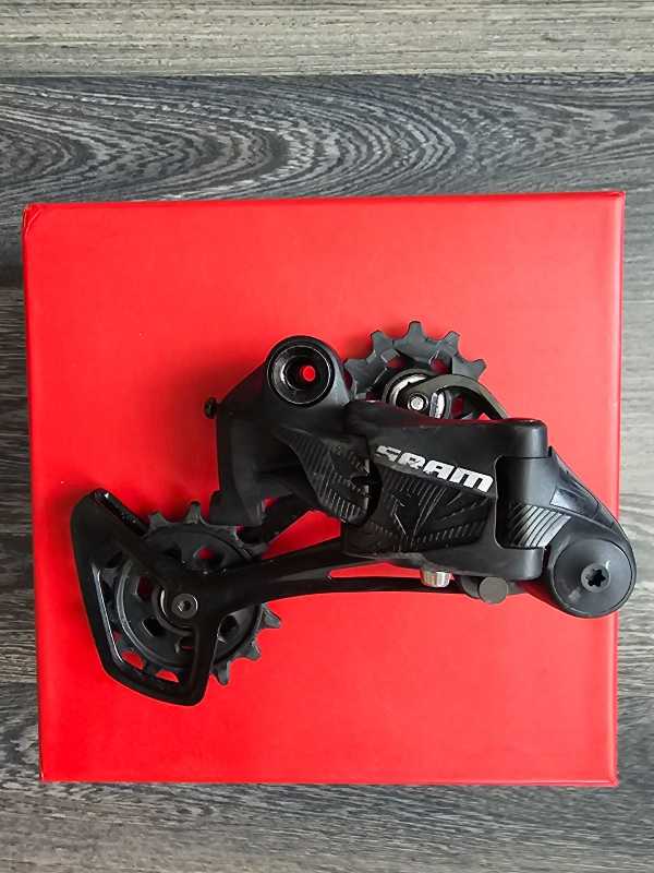 задний переключатель и манетку Sram sx eagle