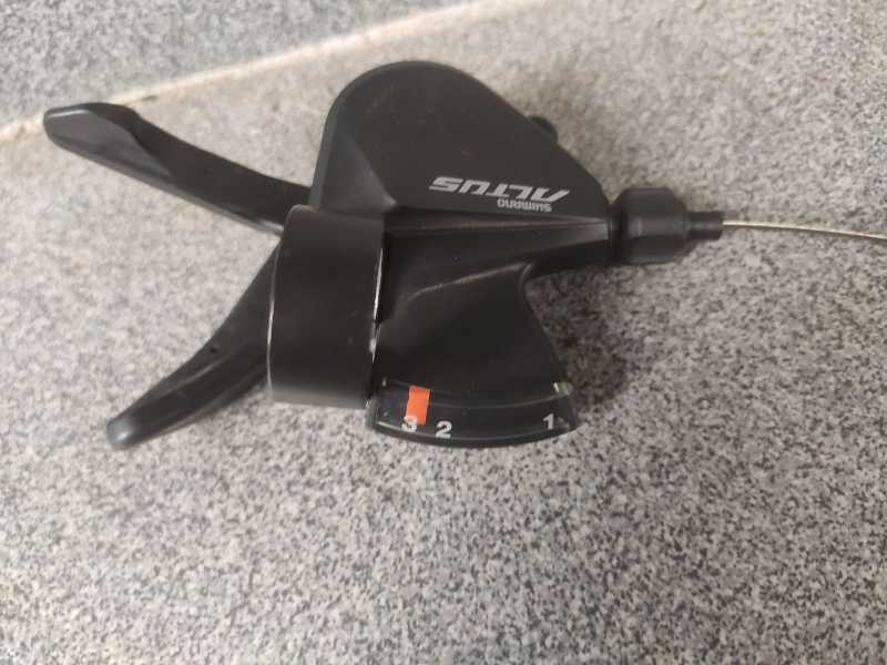 Манетка (шифтер) shimano altus левая
