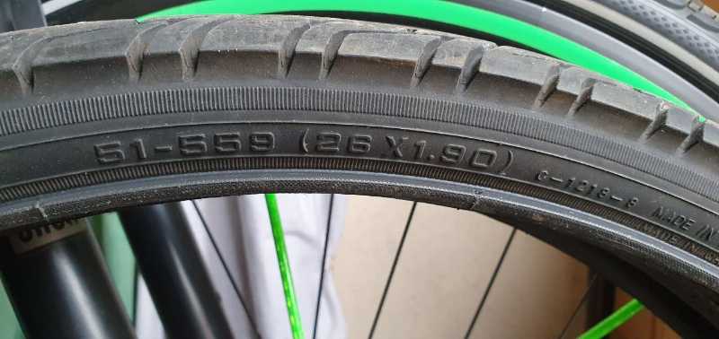 Пара покрышек CST Traveller City Classic 26x1.90 51-559
