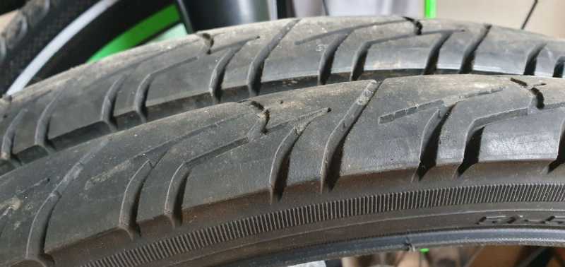 Пара покрышек CST Traveller City Classic 26x1.90 51-559
