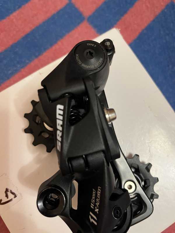 Задний переключатель SRAM NX 11 передач с манеткой