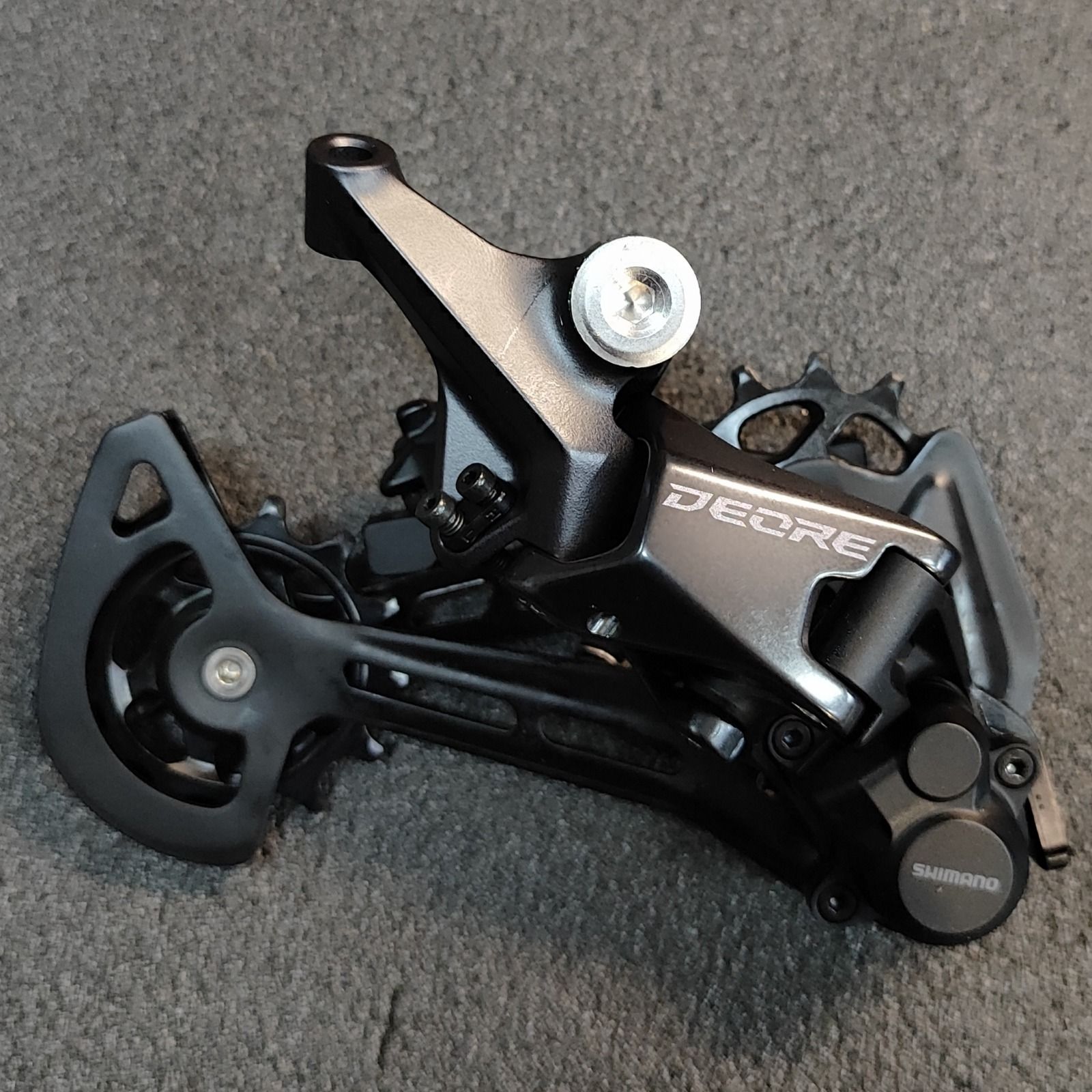 новые задний переключатели Shimano