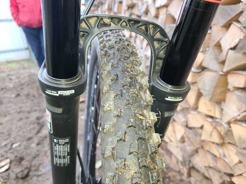 Santa cruz 5010c карбоновый двухподвесный велосипед