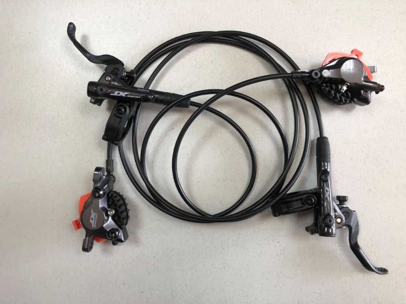 Комплект тормозов Shimano BR-M8100