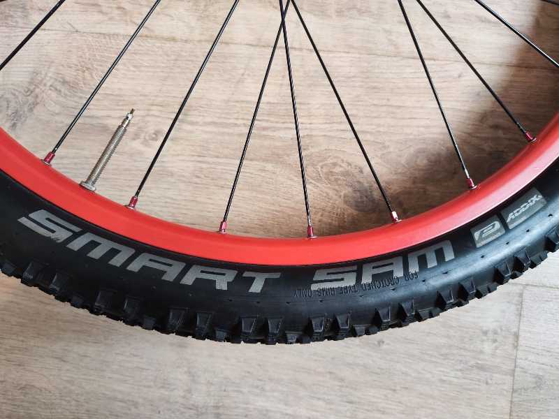 Покрышка Schwalbe Smart Sam