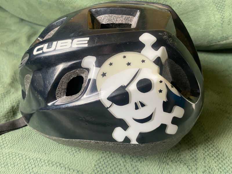 Детский шлем CUBE