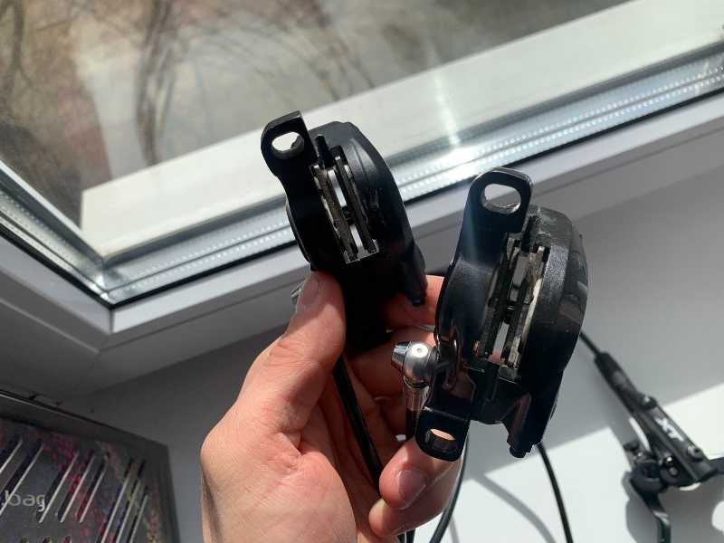 Передний тормоз Shimano Deore XT