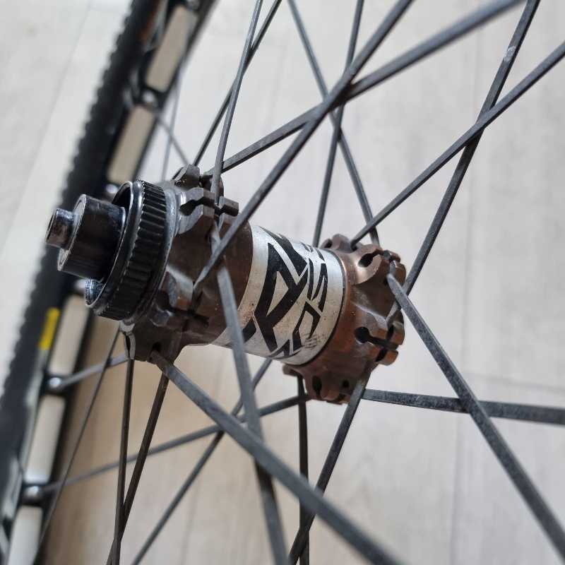 Mavic crosstrail ust