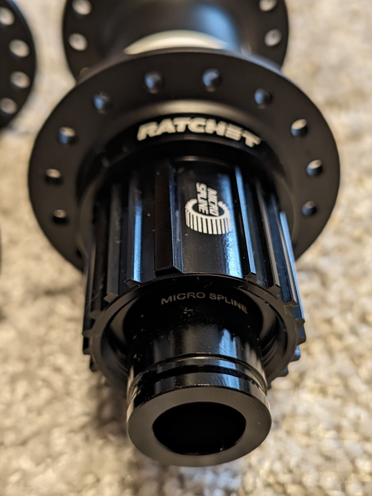 Втулка задняя DT Swiss 350, 32t, centerlock, microspline