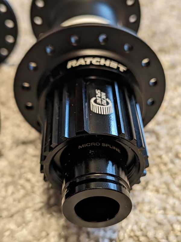 Втулка задняя DT Swiss 350, 32t, centerlock, microspline