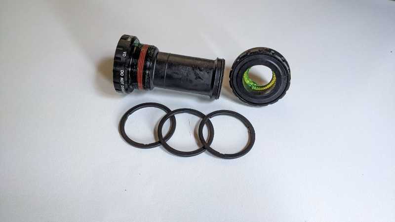 Каретка новая  Shimano Deore Hollowtech, BSA 68-73мм