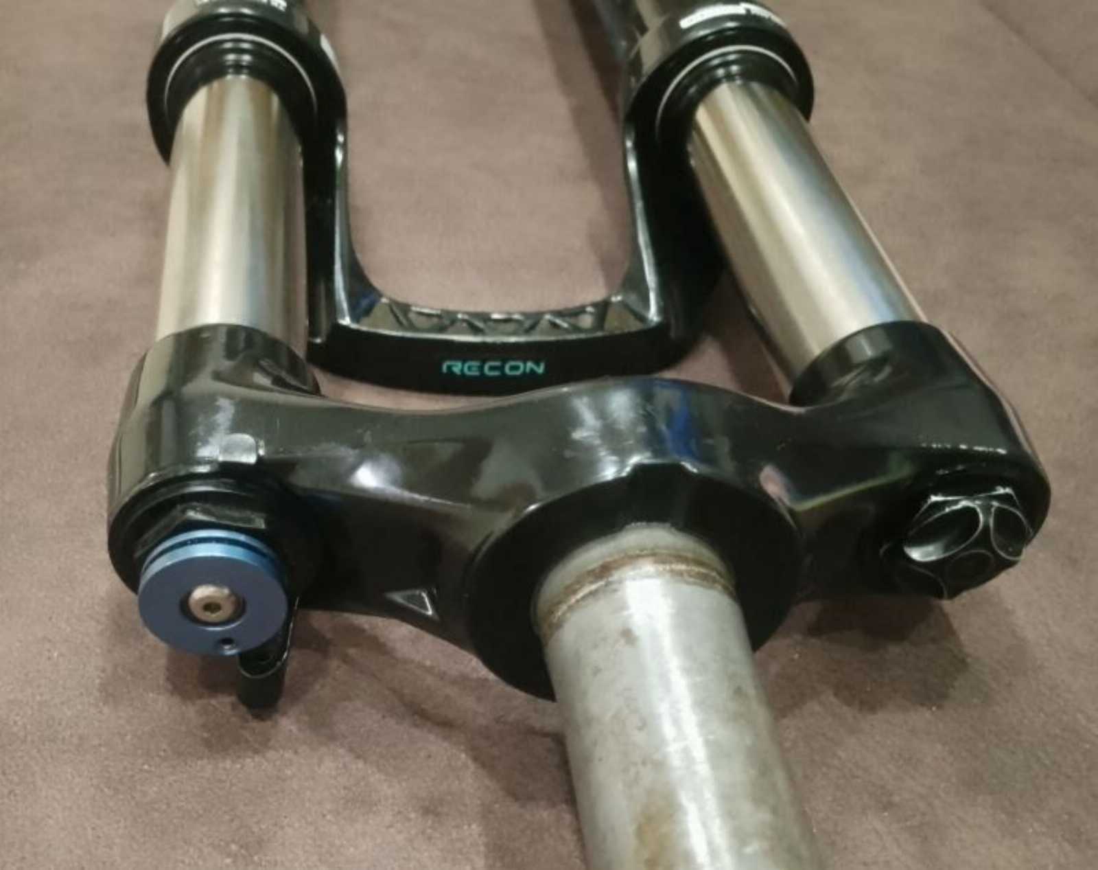 Вилка Rockshox TK Silver Solo Air 100-120mm, под колеса 27.5 дюйма, эксцентрик